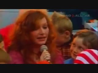 alla pugacheva - song about me 1978 (just like everyone else)