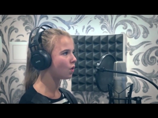 teen girl masha salnikova awesomely sang the song of v. tsoi cuckoo.